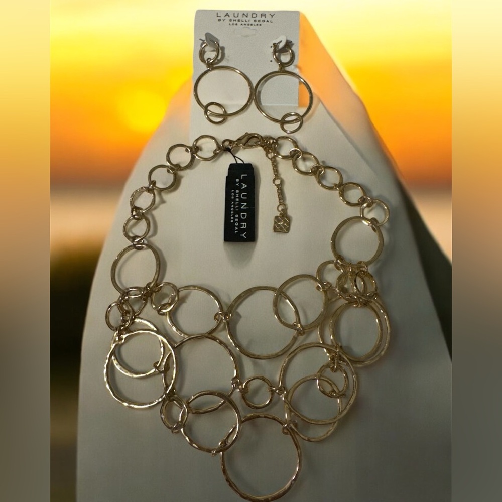 LAUNDRY by Shelli Segal 2pc Earring and Necklace Set